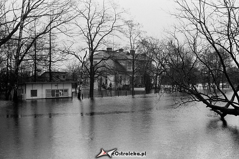 E. Gierek i W. Jaruzelski w Ostrołęce - powódź 1979r - zdjęcie #91 - eOstroleka.pl