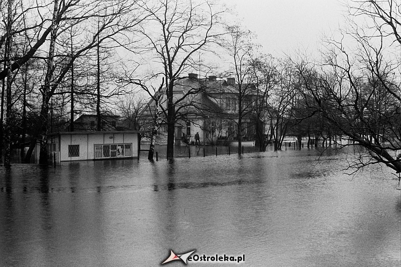 E. Gierek i W. Jaruzelski w Ostrołęce - powódź 1979r - zdjęcie #92 - eOstroleka.pl