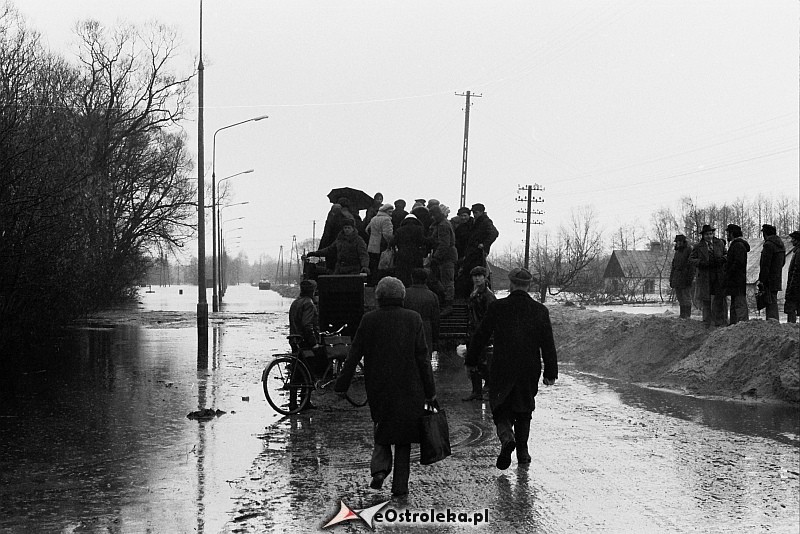 E. Gierek i W. Jaruzelski w Ostrołęce - powódź 1979r - zdjęcie #96 - eOstroleka.pl