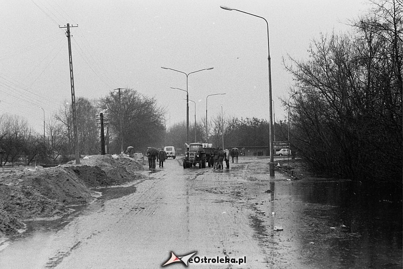 E. Gierek i W. Jaruzelski w Ostrołęce - powódź 1979r - zdjęcie #100 - eOstroleka.pl