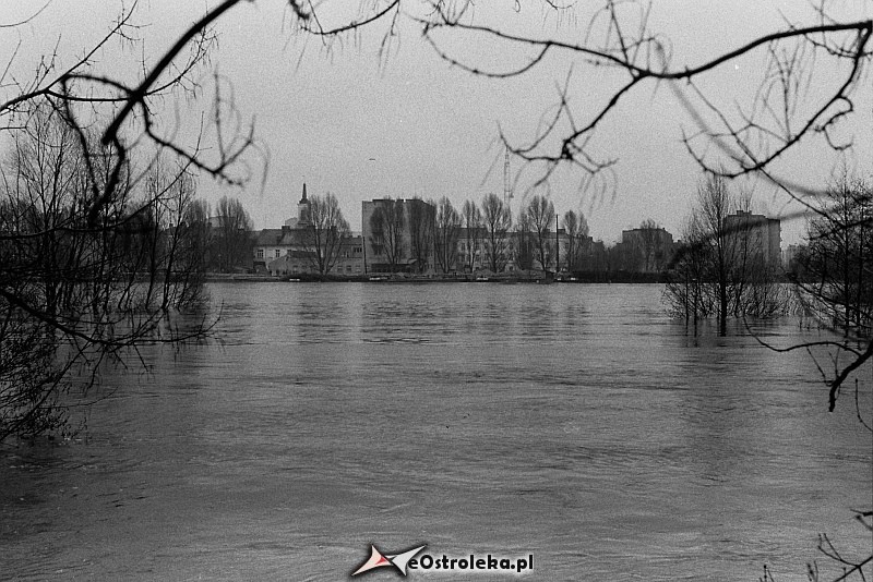 E. Gierek i W. Jaruzelski w Ostrołęce - powódź 1979r - zdjęcie #101 - eOstroleka.pl
