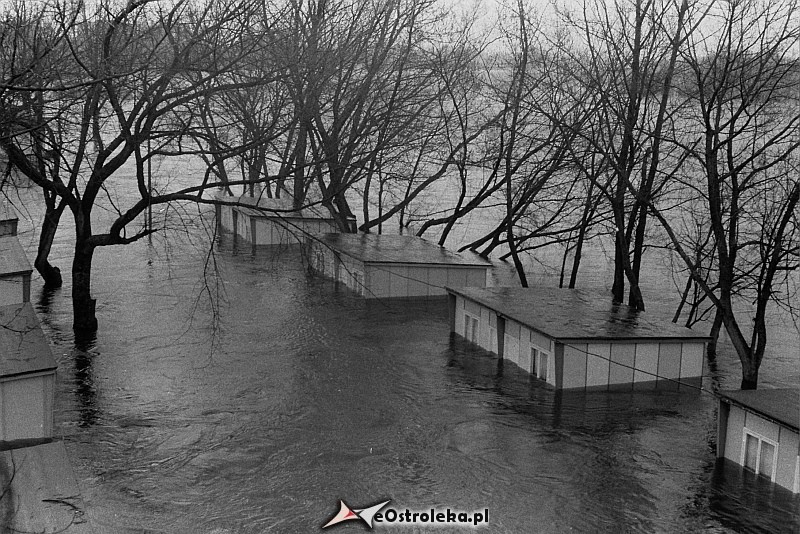 E. Gierek i W. Jaruzelski w Ostrołęce - powódź 1979r - zdjęcie #104 - eOstroleka.pl