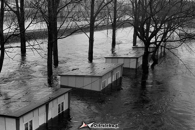 E. Gierek i W. Jaruzelski w Ostrołęce - powódź 1979r - zdjęcie #105 - eOstroleka.pl