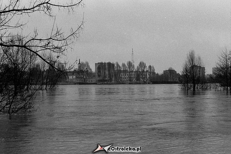 E. Gierek i W. Jaruzelski w Ostrołęce - powódź 1979r - zdjęcie #108 - eOstroleka.pl