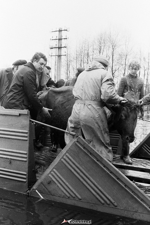 E. Gierek i W. Jaruzelski w Ostrołęce - powódź 1979r - zdjęcie #114 - eOstroleka.pl