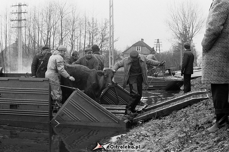 E. Gierek i W. Jaruzelski w Ostrołęce - powódź 1979r - zdjęcie #121 - eOstroleka.pl