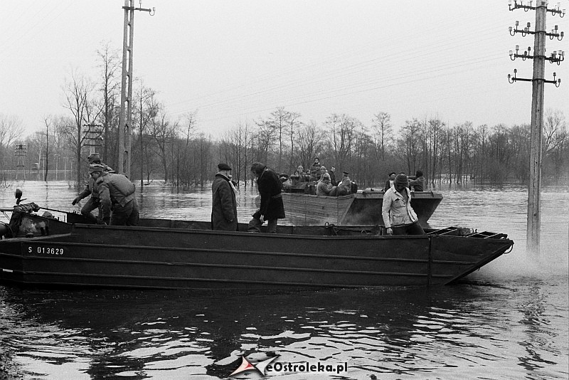 E. Gierek i W. Jaruzelski w Ostrołęce - powódź 1979r - zdjęcie #127 - eOstroleka.pl
