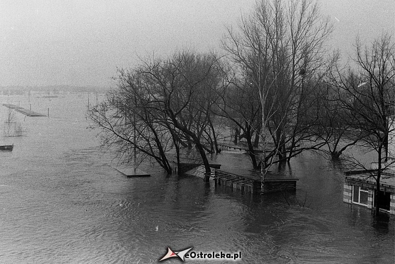 E. Gierek i W. Jaruzelski w Ostrołęce - powódź 1979r - zdjęcie #131 - eOstroleka.pl