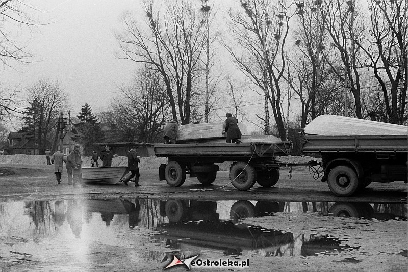 E. Gierek i W. Jaruzelski w Ostrołęce - powódź 1979r - zdjęcie #137 - eOstroleka.pl