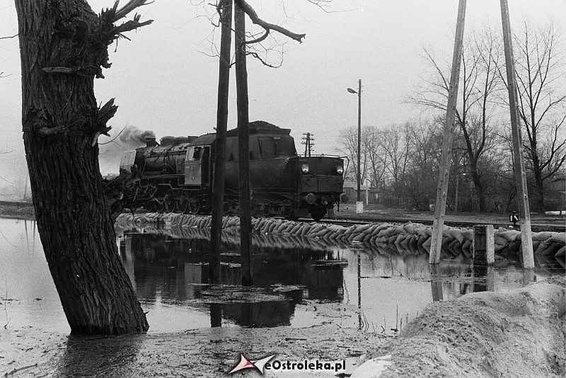 E. Gierek i W. Jaruzelski w Ostrołęce - powódź 1979r - zdjęcie #138 - eOstroleka.pl