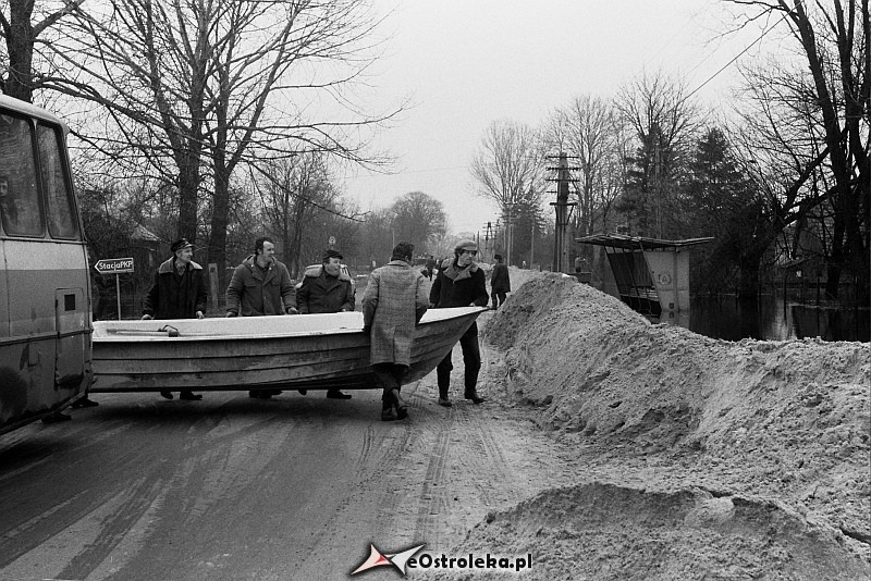 E. Gierek i W. Jaruzelski w Ostrołęce - powódź 1979r - zdjęcie #140 - eOstroleka.pl