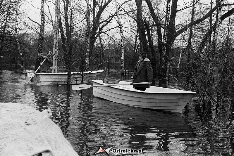 E. Gierek i W. Jaruzelski w Ostrołęce - powódź 1979r - zdjęcie #143 - eOstroleka.pl