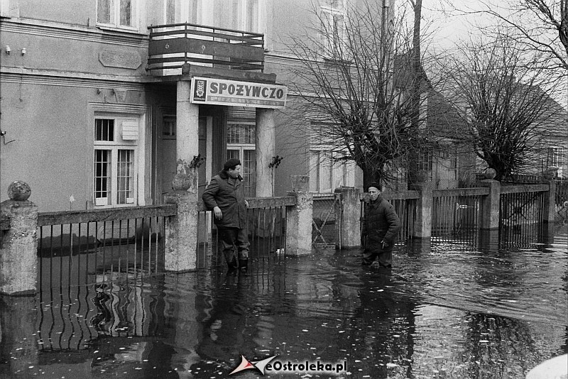 E. Gierek i W. Jaruzelski w Ostrołęce - powódź 1979r - zdjęcie #147 - eOstroleka.pl