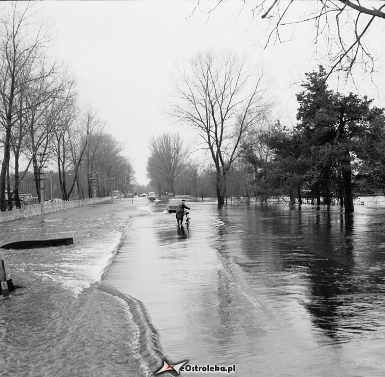 E. Gierek i W. Jaruzelski w Ostrołęce - powódź 1979r - zdjęcie #150 - eOstroleka.pl