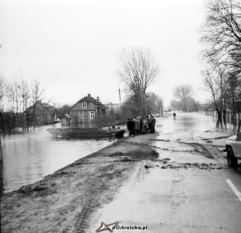 E. Gierek i W. Jaruzelski w Ostrołęce - powódź 1979r - zdjęcie #156 - eOstroleka.pl