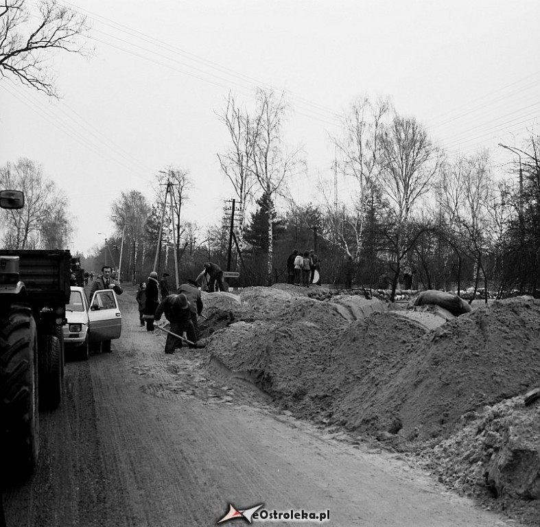 E. Gierek i W. Jaruzelski w Ostrołęce - powódź 1979r - zdjęcie #159 - eOstroleka.pl