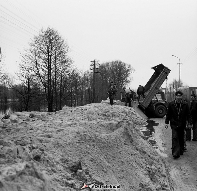 E. Gierek i W. Jaruzelski w Ostrołęce - powódź 1979r - zdjęcie #160 - eOstroleka.pl