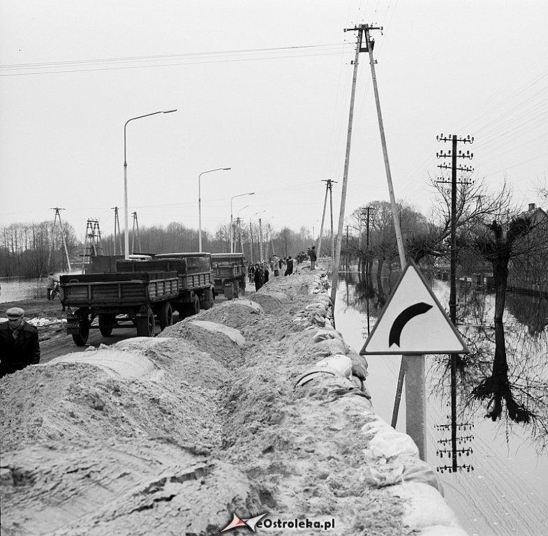 E. Gierek i W. Jaruzelski w Ostrołęce - powódź 1979r - zdjęcie #163 - eOstroleka.pl