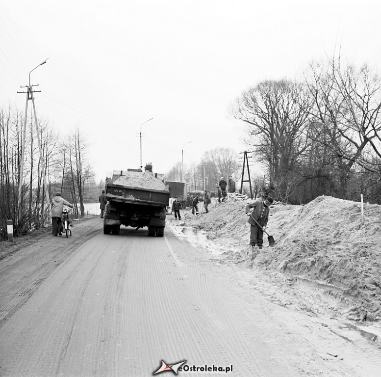 E. Gierek i W. Jaruzelski w Ostrołęce - powódź 1979r - zdjęcie #164 - eOstroleka.pl