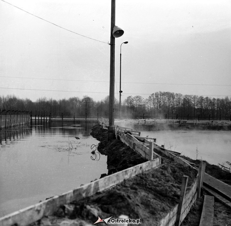 E. Gierek i W. Jaruzelski w Ostrołęce - powódź 1979r - zdjęcie #168 - eOstroleka.pl