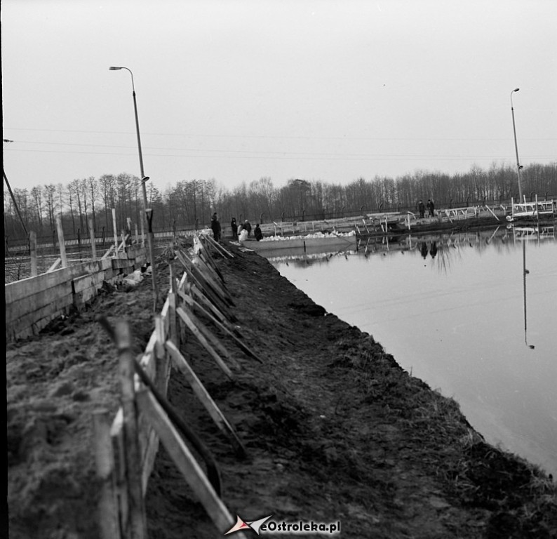 E. Gierek i W. Jaruzelski w Ostrołęce - powódź 1979r - zdjęcie #175 - eOstroleka.pl