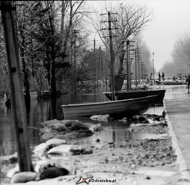 E. Gierek i W. Jaruzelski w Ostrołęce - powódź 1979r - zdjęcie #180 - eOstroleka.pl