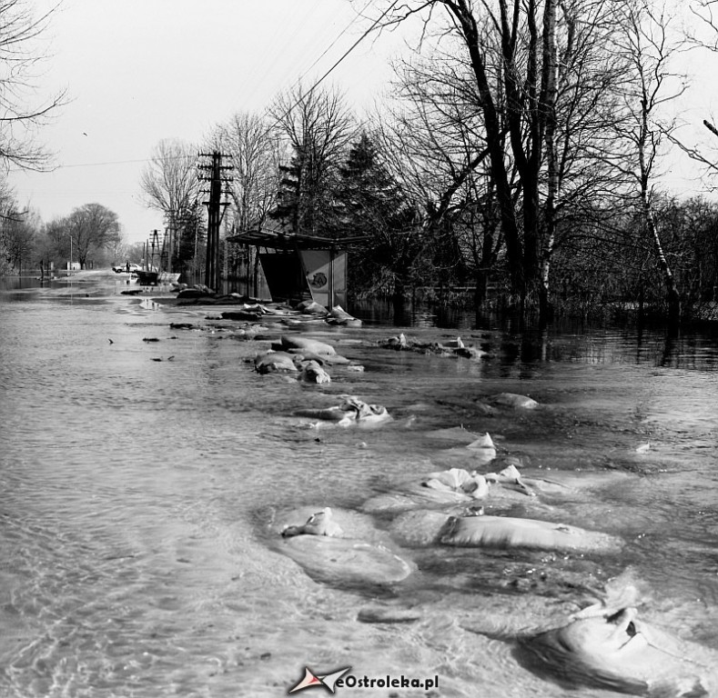 E. Gierek i W. Jaruzelski w Ostrołęce - powódź 1979r - zdjęcie #181 - eOstroleka.pl