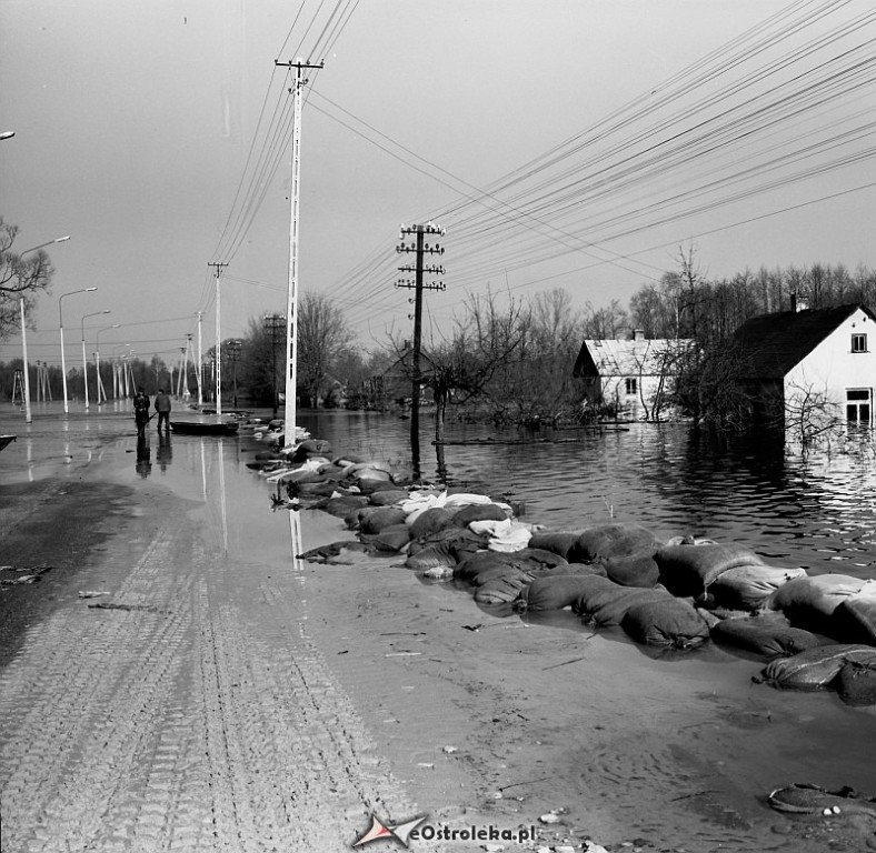 E. Gierek i W. Jaruzelski w Ostrołęce - powódź 1979r - zdjęcie #182 - eOstroleka.pl