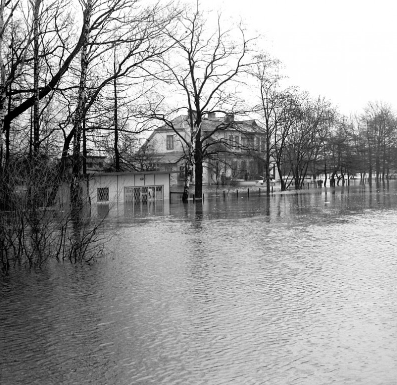 E. Gierek i W. Jaruzelski w Ostrołęce - powódź 1979r - zdjęcie #191 - eOstroleka.pl