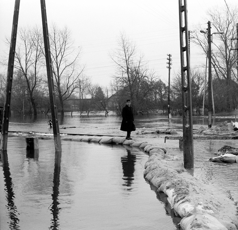 E. Gierek i W. Jaruzelski w Ostrołęce - powódź 1979r - zdjęcie #193 - eOstroleka.pl
