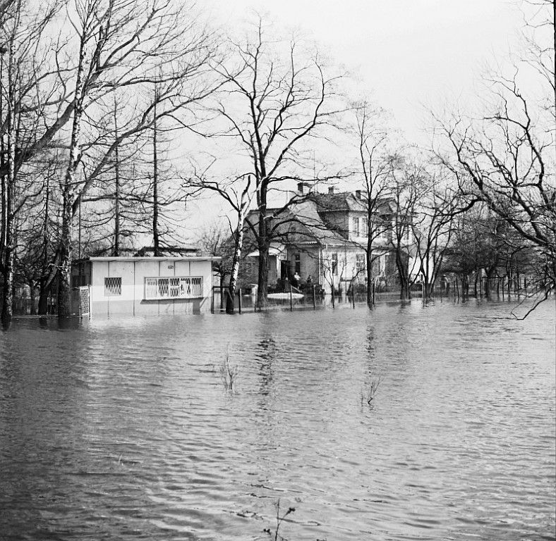 E. Gierek i W. Jaruzelski w Ostrołęce - powódź 1979r - zdjęcie #214 - eOstroleka.pl