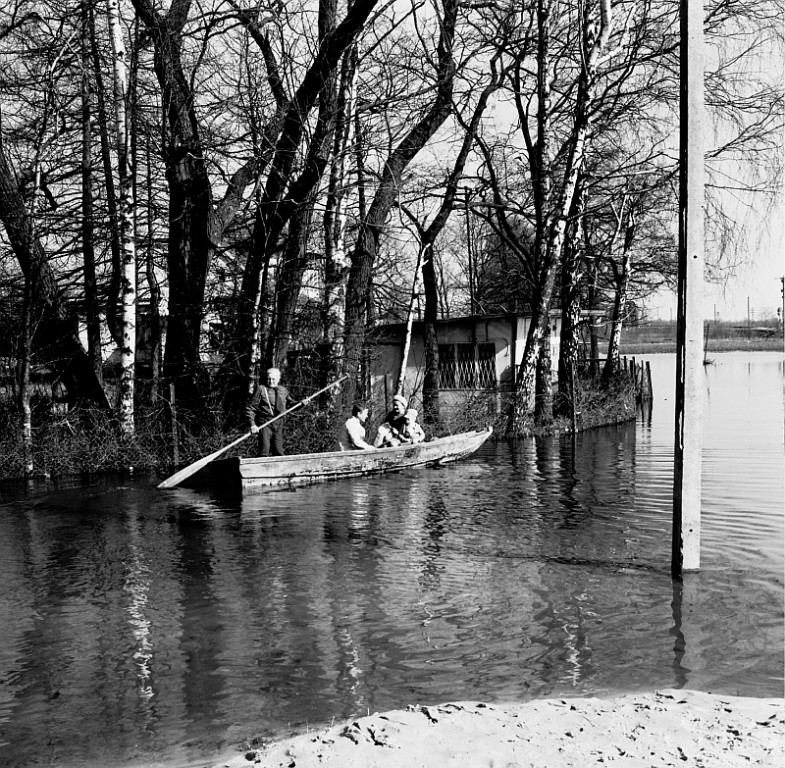 E. Gierek i W. Jaruzelski w Ostrołęce - powódź 1979r - zdjęcie #221 - eOstroleka.pl