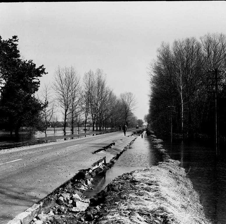 E. Gierek i W. Jaruzelski w Ostrołęce - powódź 1979r - zdjęcie #222 - eOstroleka.pl