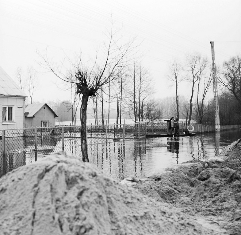 E. Gierek i W. Jaruzelski w Ostrołęce - powódź 1979r - zdjęcie #232 - eOstroleka.pl