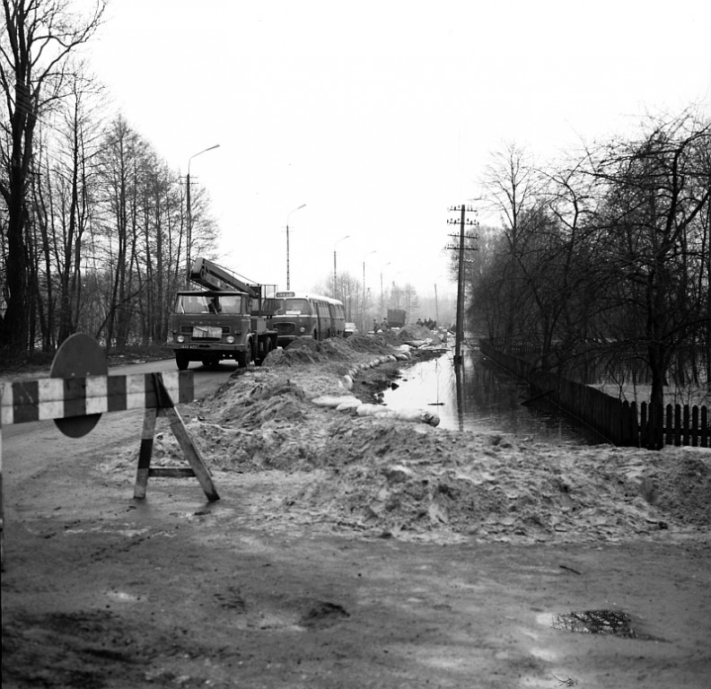 E. Gierek i W. Jaruzelski w Ostrołęce - powódź 1979r - zdjęcie #235 - eOstroleka.pl