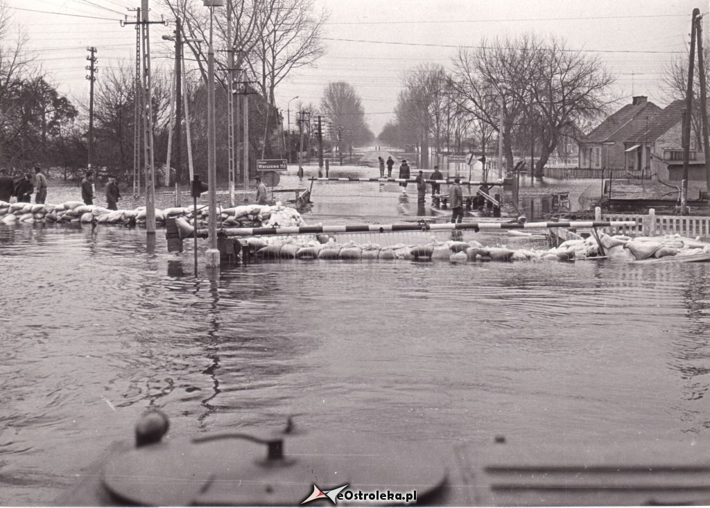 E. Gierek i W. Jaruzelski w Ostrołęce - powódź 1979r - zdjęcie #27 - eOstroleka.pl