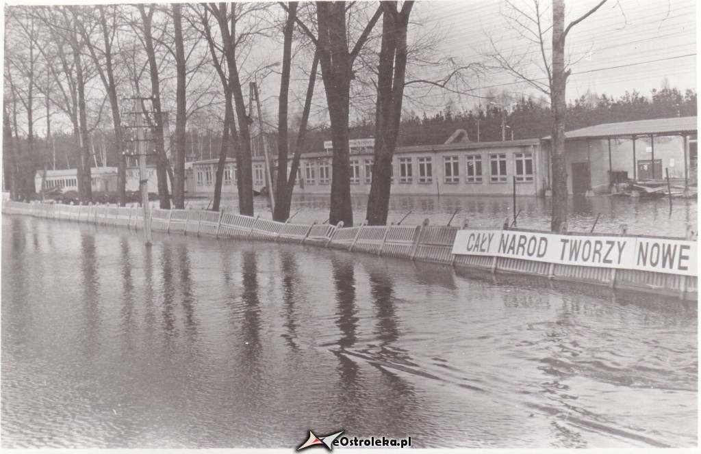 E. Gierek i W. Jaruzelski w Ostrołęce - powódź 1979r - zdjęcie #41 - eOstroleka.pl