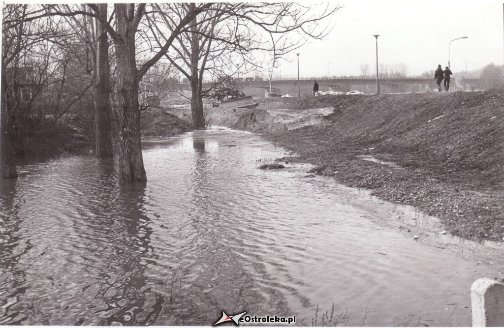 E. Gierek i W. Jaruzelski w Ostrołęce - powódź 1979r - zdjęcie #44 - eOstroleka.pl