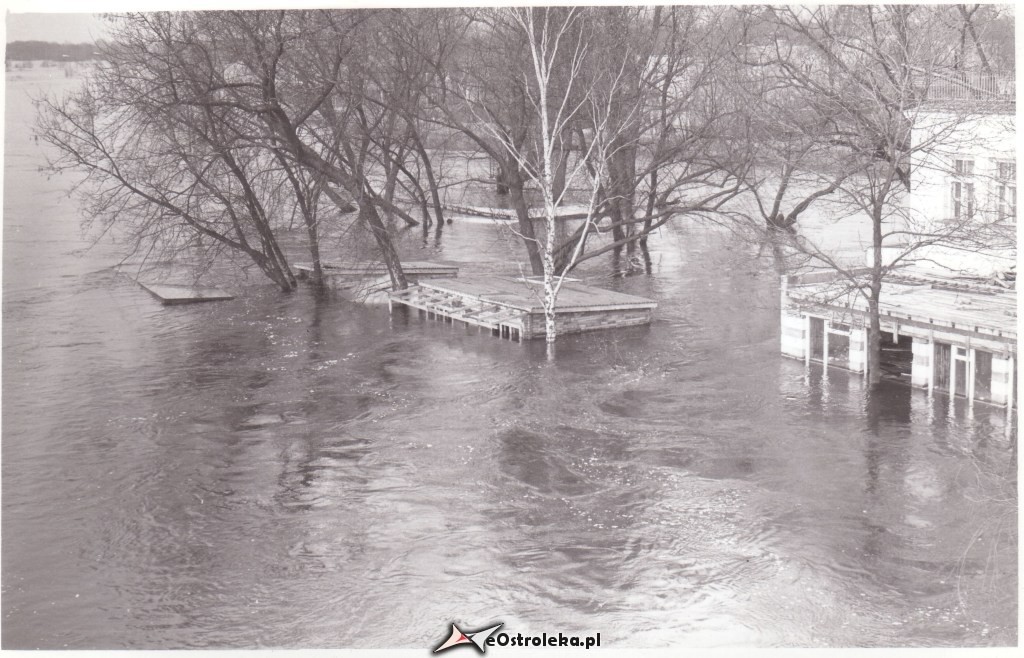 E. Gierek i W. Jaruzelski w Ostrołęce - powódź 1979r - zdjęcie #58 - eOstroleka.pl
