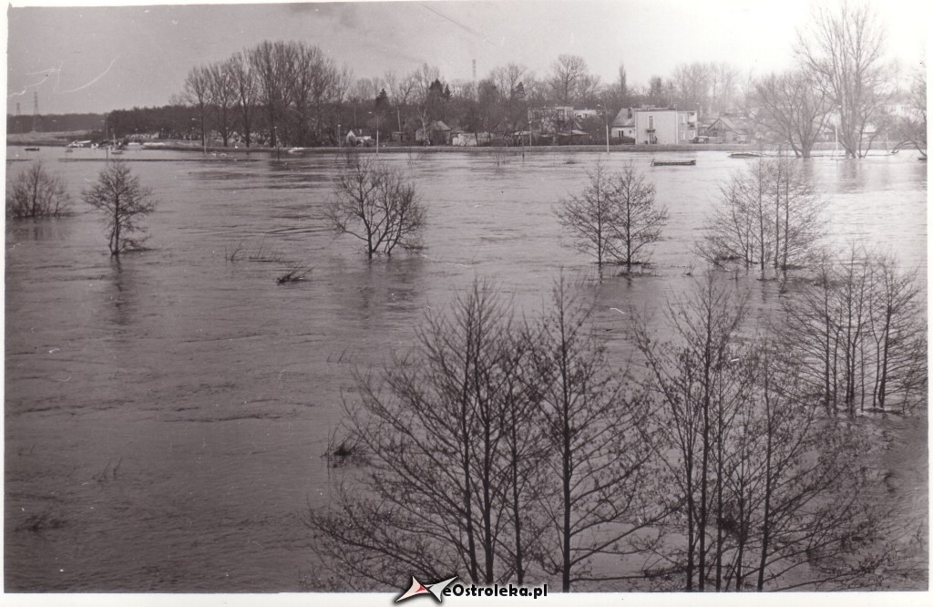E. Gierek i W. Jaruzelski w Ostrołęce - powódź 1979r - zdjęcie #66 - eOstroleka.pl