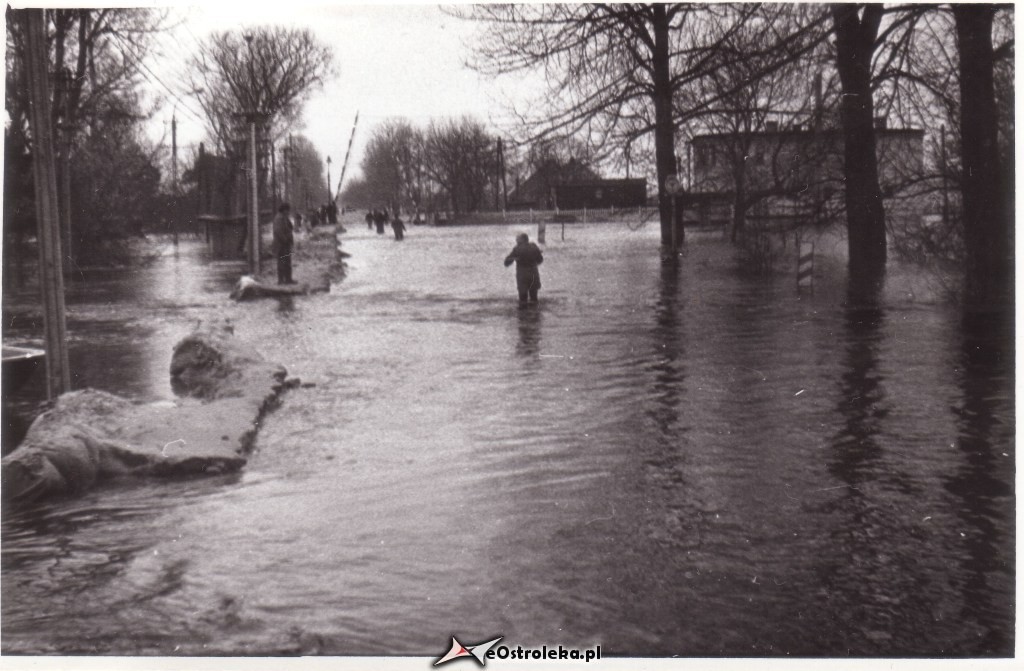 E. Gierek i W. Jaruzelski w Ostrołęce - powódź 1979r - zdjęcie #67 - eOstroleka.pl