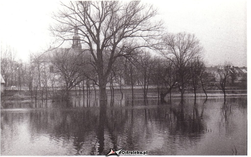 E. Gierek i W. Jaruzelski w Ostrołęce - powódź 1979r - zdjęcie #75 - eOstroleka.pl