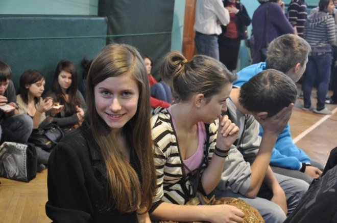 Andrzejki w ZSZ 2: Uczniowie sprawdzali swoją przyszłość  - zdjęcie #11 - eOstroleka.pl