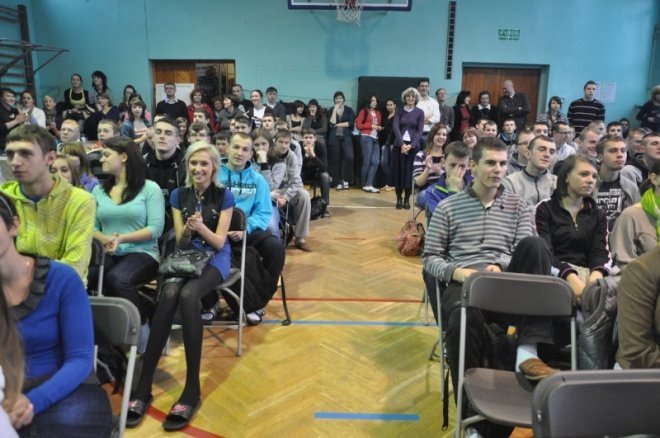 Andrzejki w ZSZ 2: Uczniowie sprawdzali swoją przyszłość  - zdjęcie #22 - eOstroleka.pl