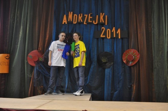 Andrzejki w ZSZ 2: Uczniowie sprawdzali swoją przyszłość  - zdjęcie #25 - eOstroleka.pl