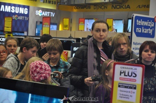 Media Expert: Doda podpisywala płyty w Ostrołęce [30.XI.2011] - zdjęcie #4 - eOstroleka.pl