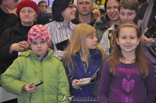 Media Expert: Doda podpisywala płyty w Ostrołęce [30.XI.2011] - zdjęcie #7 - eOstroleka.pl