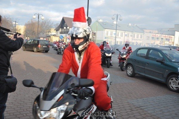 Moto Mikołaje 2011: Ponad 100 mikołajów pojawiło się dziś w Ostrolęce [3.XII.2011] - zdjęcie #5 - eOstroleka.pl