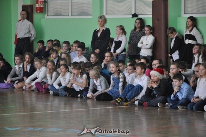 Wigilia w szkole podstawowej nr 2 [22.XII.2011] - zdjęcie #5 - eOstroleka.pl