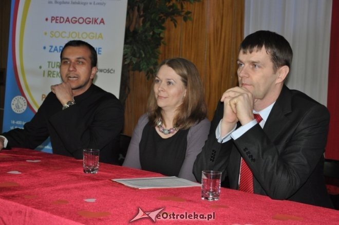 Debata Walentynkowa: „Pragnąć czy pożądać? Wszyscy chcą kochać - czyli porozmawiajmy o związkach”  [17,II,2012] - zdjęcie #9 - eOstroleka.pl